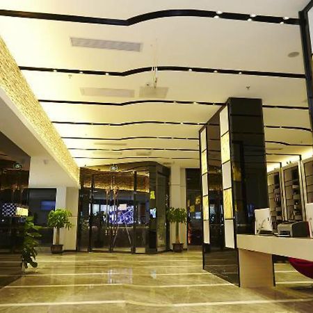 Lavande Hotel Zhuhai Gongbei Port Square Dış mekan fotoğraf
