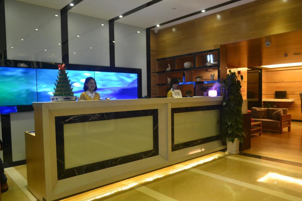 Lavande Hotel Zhuhai Gongbei Port Square Dış mekan fotoğraf