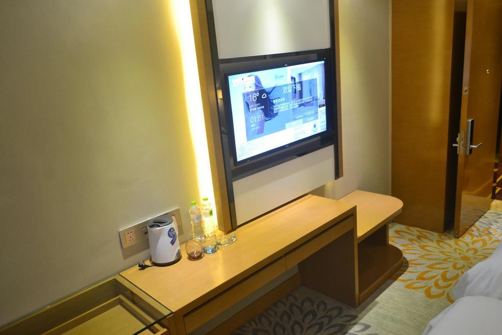 Lavande Hotel Zhuhai Gongbei Port Square Dış mekan fotoğraf