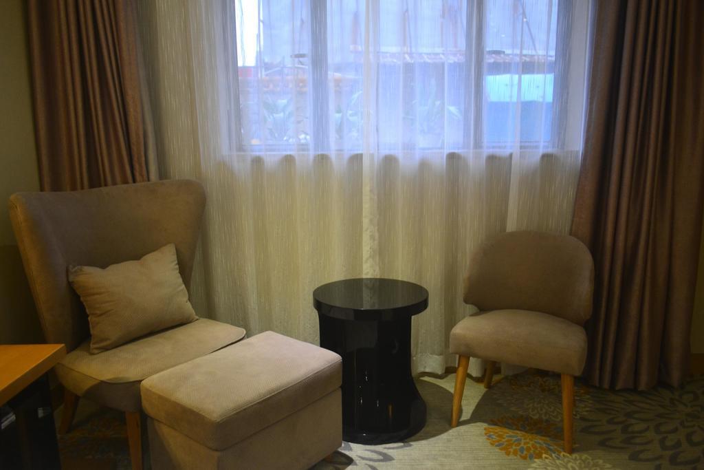 Lavande Hotel Zhuhai Gongbei Port Square Oda fotoğraf
