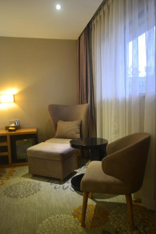 Lavande Hotel Zhuhai Gongbei Port Square Dış mekan fotoğraf