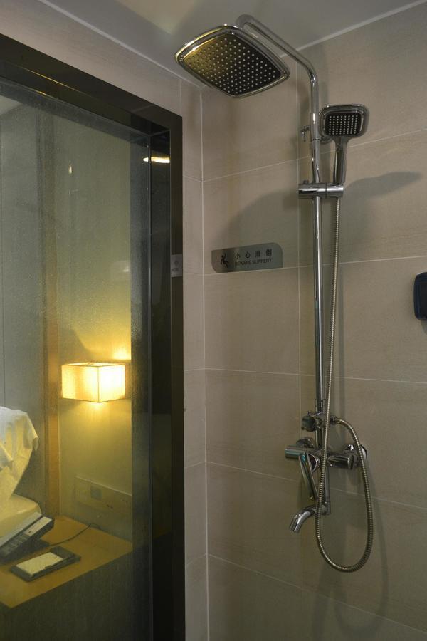 Lavande Hotel Zhuhai Gongbei Port Square Dış mekan fotoğraf